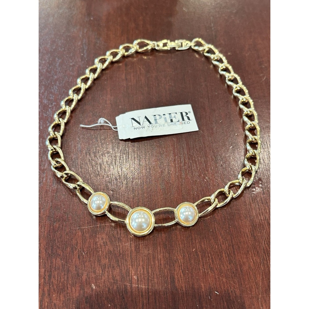 VTG Napier Faux Pearl Triple Cab‎ Gold Tone Chain Necklace 16"